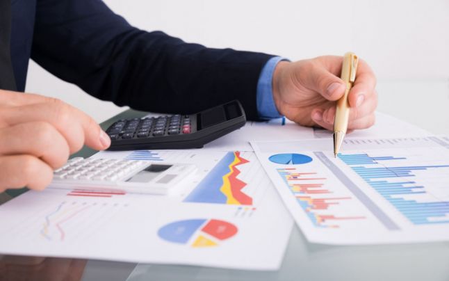 Paradox românesc. Au mărit salariile și au terminat banii. Primăriile, cu conturile goale