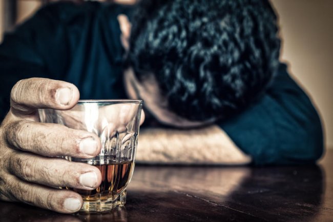 Consumul excesiv de alcool – sportul național al românilor