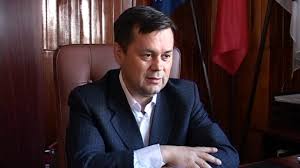 Eduard Lădaru supărat pe Romanescu : ” Primarul Romanescu nu vrea să acorde suma de 10.000 lei ELEVILOR! ”