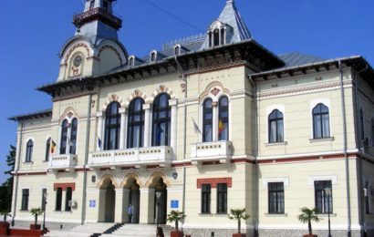 300.000 de lei. Atât cheltuiește statul, într-un an, cu cabinetul „Florescu”. Ce venituri au consilierii prefectului