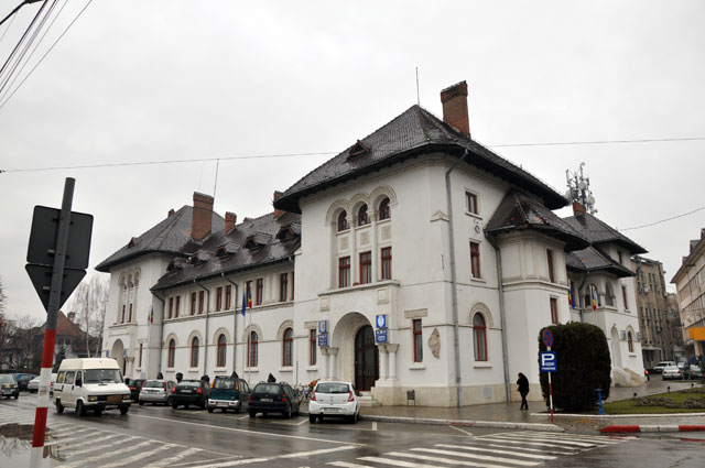 Canalizare pluvială la Mall. Cine se ocupă de investiție! Canalizare pluvială la Mall. Cine se ocupă de investiție!