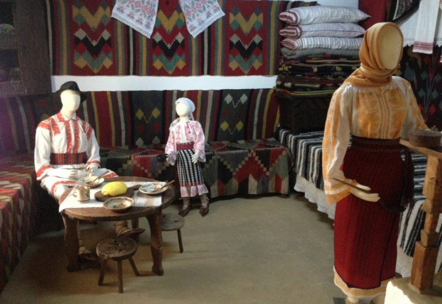 Salonul de iarnă al artelor populare