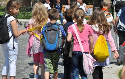 Elevii ar putea merge gratuit cu troleele în Târgu Jiu