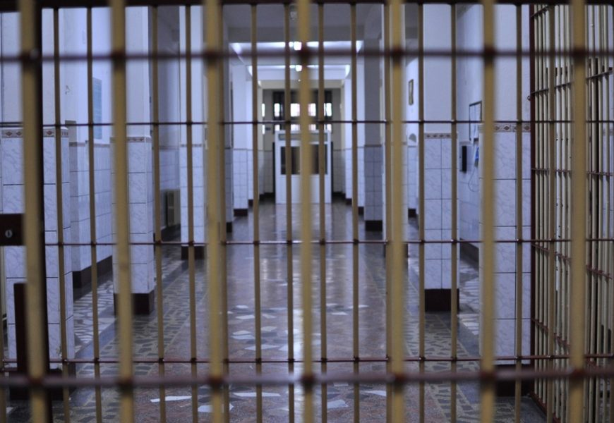 Violul, pedepsit în România la fel ca și crima