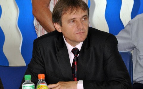 Deputatul Weber mai propune o trăsnaie: Vrea să poată depăși pe linie continuă! A făcut o propunere legislativă