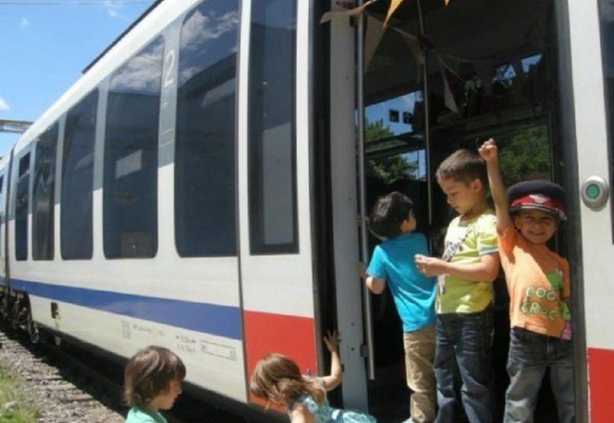 CFR: Transport gratuit pentru copii în vacanța de Paște