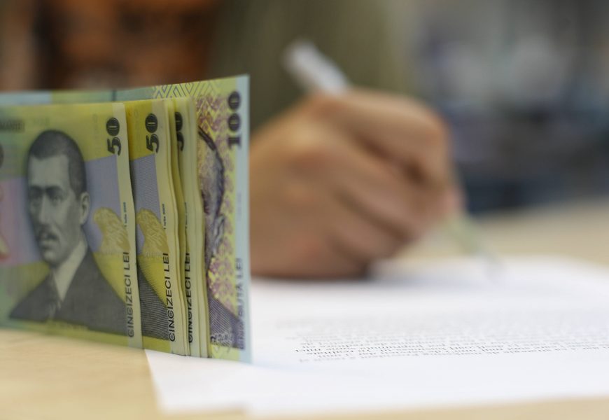 Semnal de alarmă privind creditele românilor