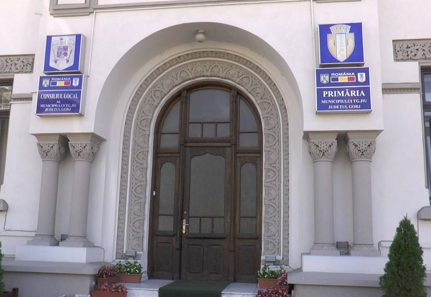 Cine ar da afară jumătate din angajații Primăriei Târgu Jiu