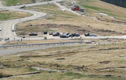 Cabanierii au indus în eroare turiștii. Nu se circulă pe Transalpina!