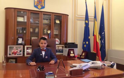 Un elev din Târgu Jiu, „ministru” pentru o zi la MAI