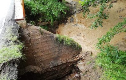 Inundatii in Gorj! Drum judetean inchis circulatiei