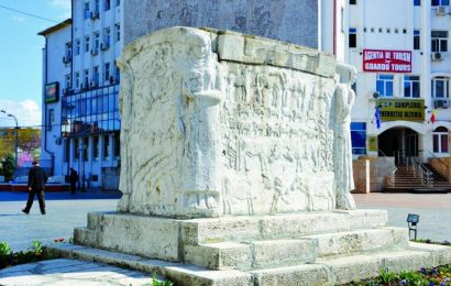 Reabilitarea Mausoleului Ecaterinei Teodoroiu intarzie din lipsa de specialisti