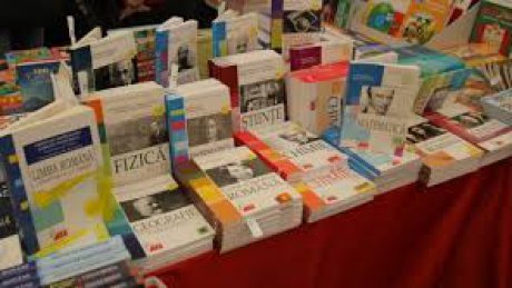 Elevii vor avea manuale în anul școlar 2019-2020