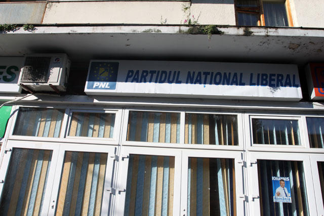 Liberalii gorjeni intră în analize interne