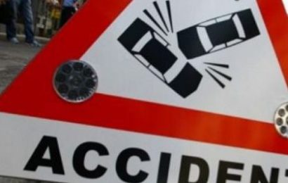 Șoferiță neatentă a băgat doi tineri în spital