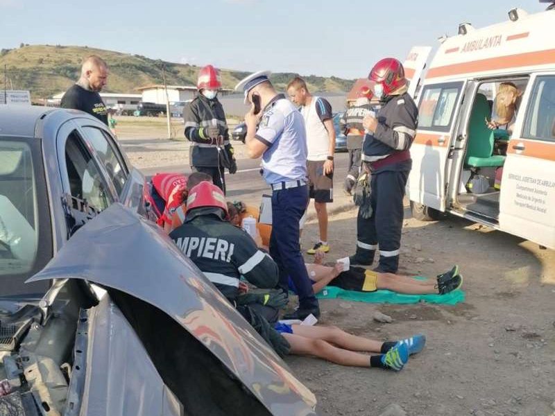 Cinci copii implicați într-un accident rutier