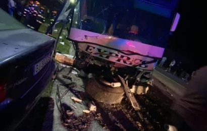 Grav accident rutier! Patru gorjeni, la spital!