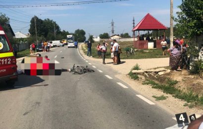 Biciclist mort după ce a fost lovit de mașină