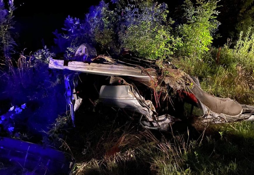 Accident în Gorj! A intrat cu BMW-ul într-un tir
