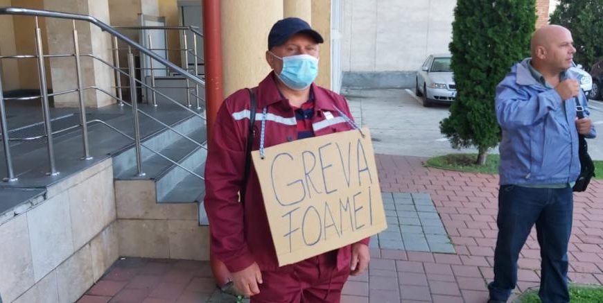 Un președinte de sindicat a intrat în greva foamei, în fața CEO