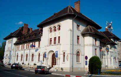 Primăria Târgu Jiu va oferi GRATIS mobilier școlilor din județ 