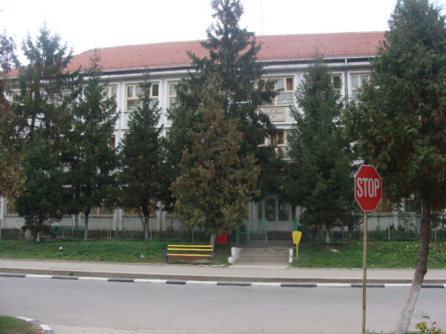 Două școli din Gorj intră în scenariul roșu Două școli din Gorj intră în scenariul roșu