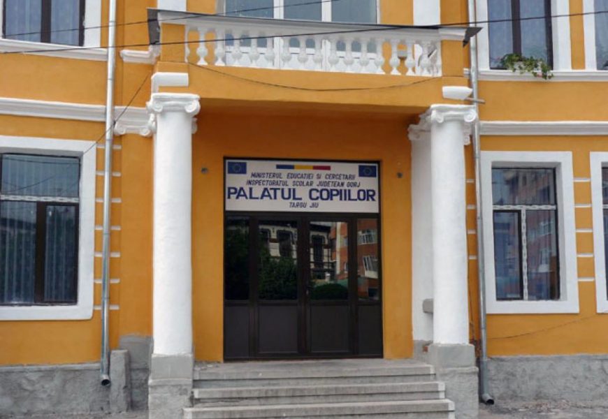 Lista școlilor în scenariul roșu și galben