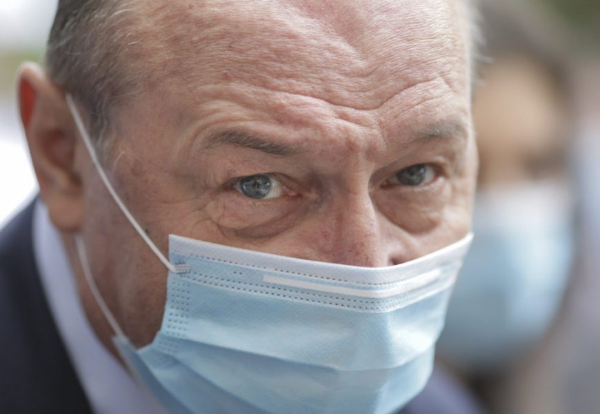 Băsescu: Trebuie să cerem vaccinul împotriva COVID, Rusiei!