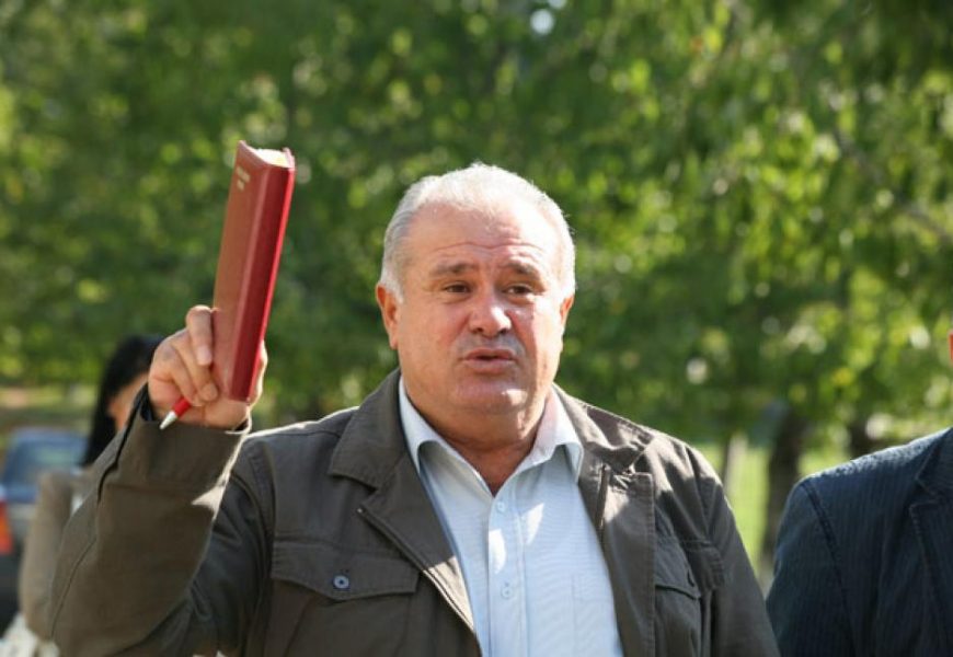 Era incompatimbil, dar mandatul său a fost validat