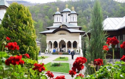 Cum se simte starețul de la Mănăstirea Lainici Cum se simte starețul de la Mănăstirea Lainici