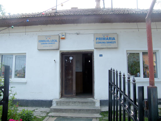 Când unele localități intră sub restricții, altele ies