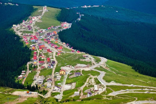 Se asfaltează străzile în Rânca