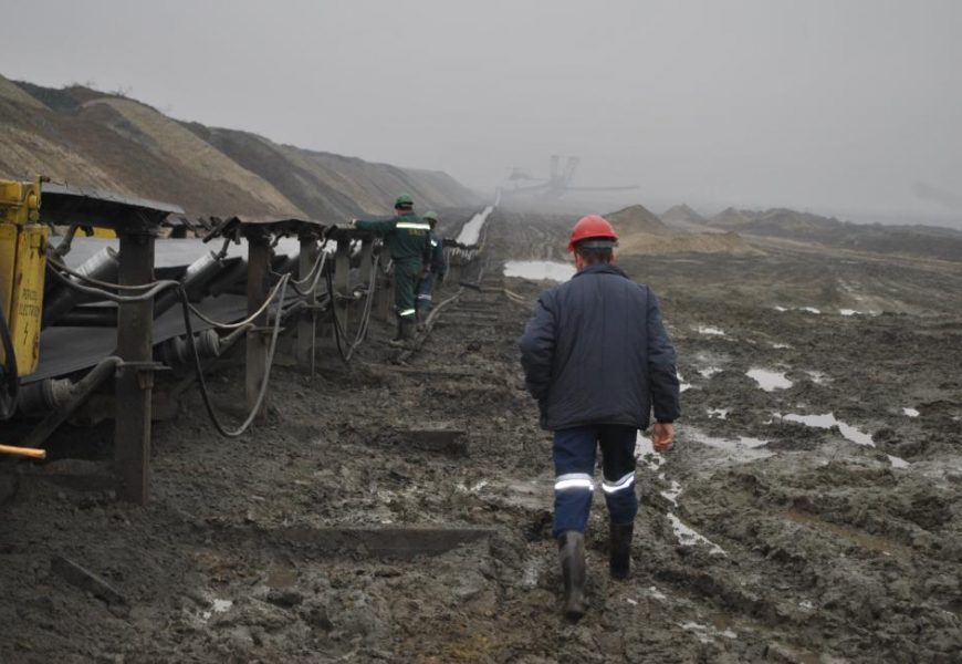 Miner de la CEO, accidentat. A ajuns de urgență la spital