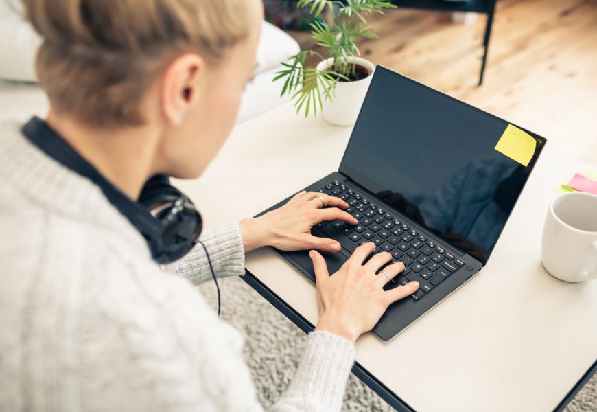 Au primit bani de la AJOFM Gorj pentru laptopuri