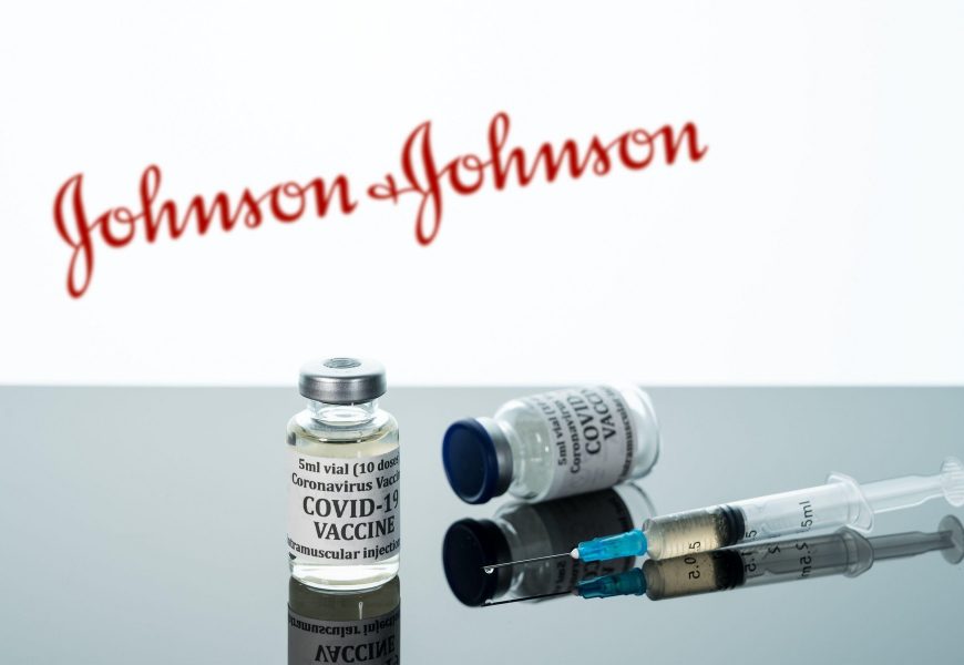 Au ajuns zeci de mii de doze de vaccin