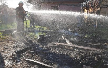 A dat foc și a fugit
