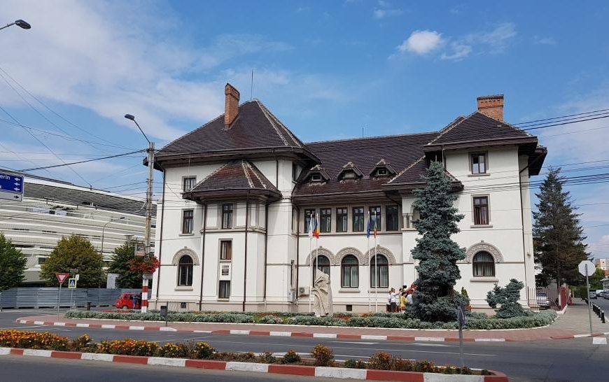 Mai multe primării din Gorj fac angajări