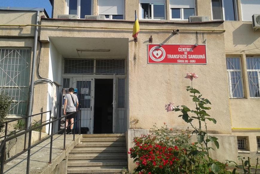 Zeci de liceeni așteptați să doneze sânge