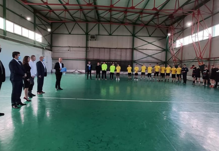 Zi de sarbatoare pentru două scoli din Târgu Jiu