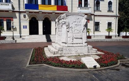 Monumentul Ecaterinei Teodoroiu în plin proces de curățare