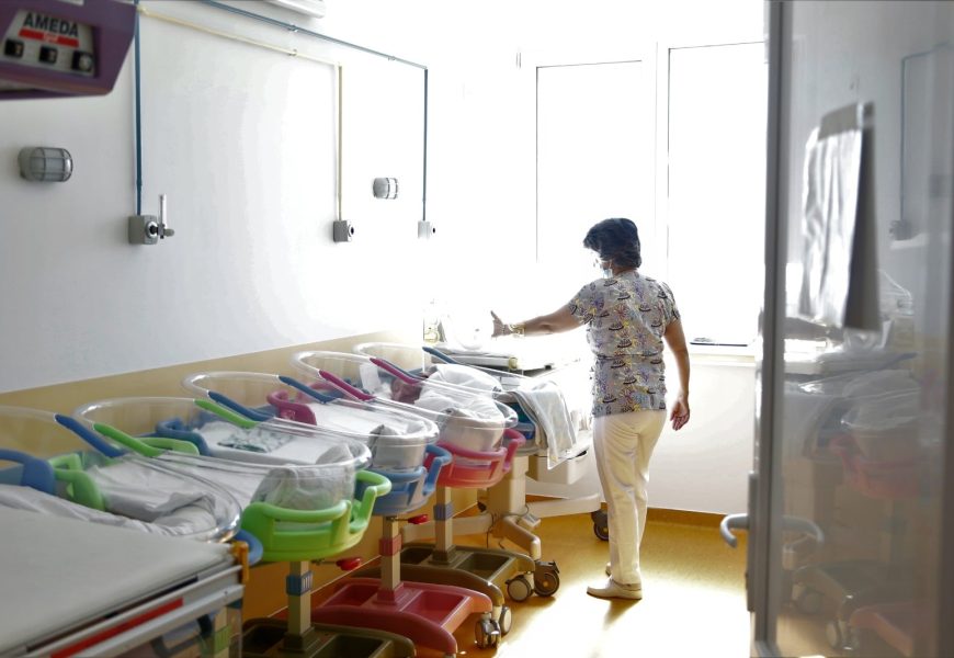 Secția de Neonatologie de la SJU Târgu Jiu, echipată cu un ecograf portabil de ULTIMĂ generație!
