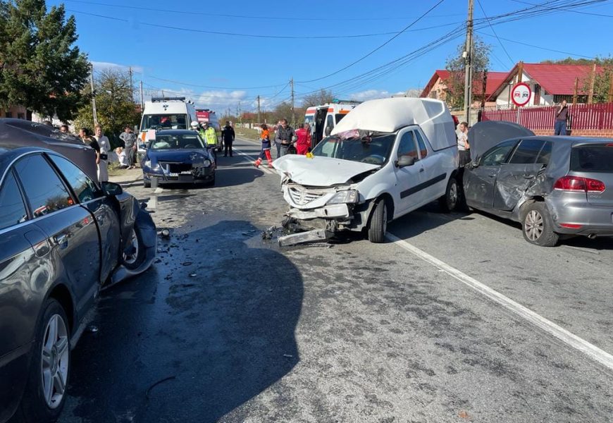 GRAV ACCIDENT în Gorj! 10 persoane implicate! GRAV ACCIDENT în Gorj! 10 persoane implicate!