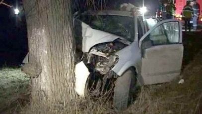Nu a oprit la semnalul polițiștilor și a făcut accident! 