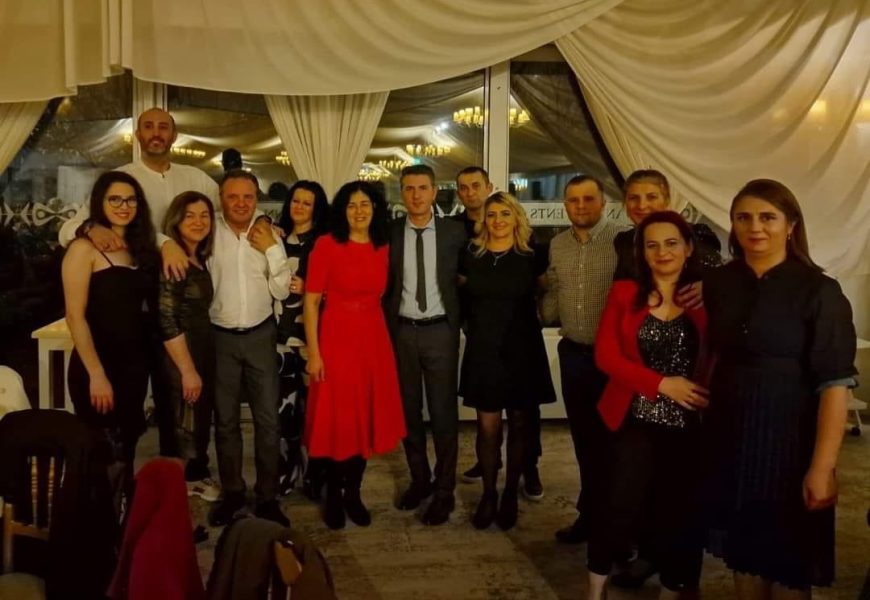 Petrecere organizată de Romanescu pentru angajații Primăriei! Petrecere organizată de Romanescu pentru angajații Primăriei!