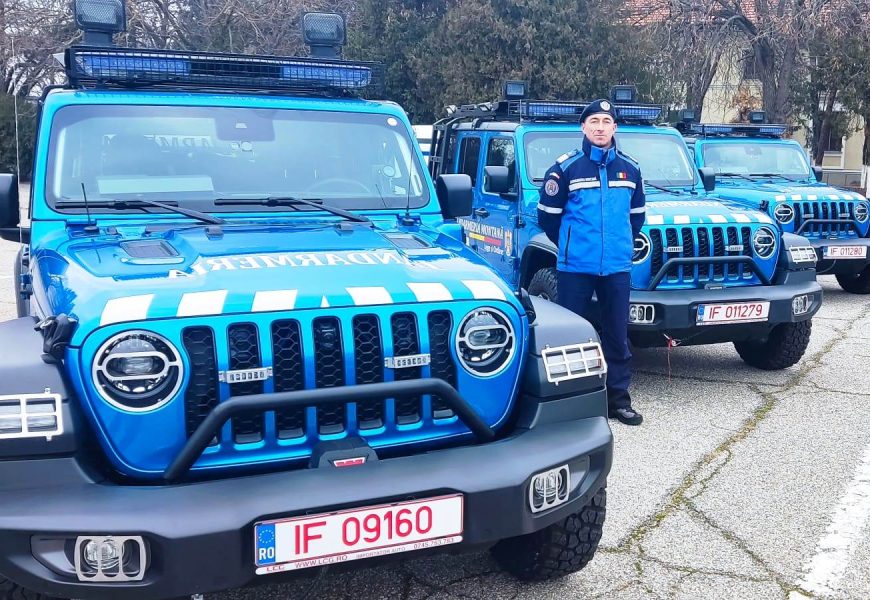 Autospecială pentru acces în zone greu accesibile în dotarea Jandarmeriei Gorj