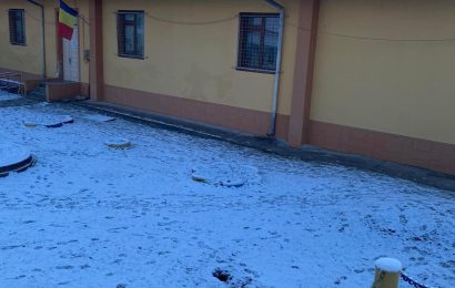 Panouri fotovoltaice pentru două scoli din Roșia de Amaradia!