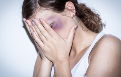 A fost bătută cu bestialitate de concubinul său! 