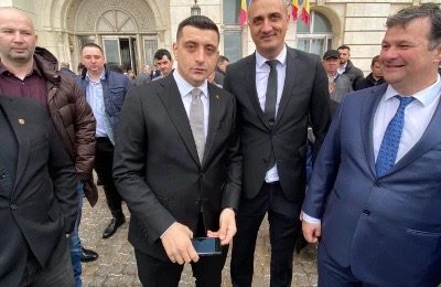 Vicele din Târgu Jiu, alături de George Simion!