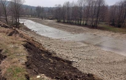 Lucrări de decolmatare la pârâul Galbenu!