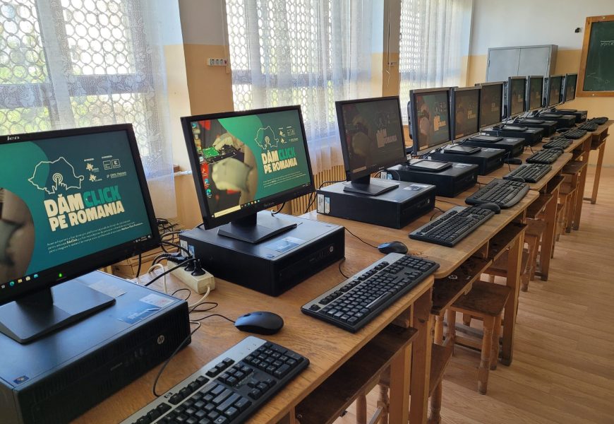 Tinerii de la DGASPC Gorj vor primi calculatoare!